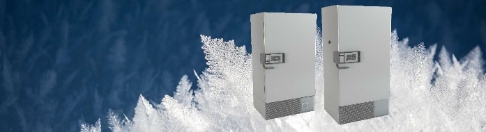 Ultra-Tiefkühlgeräte vor Eis-Hintergrund